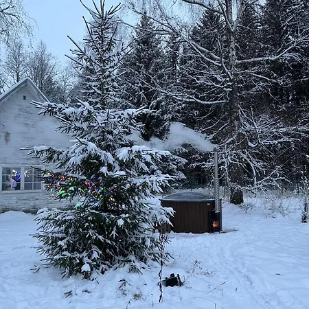 Vikendica сottage Under The Trees